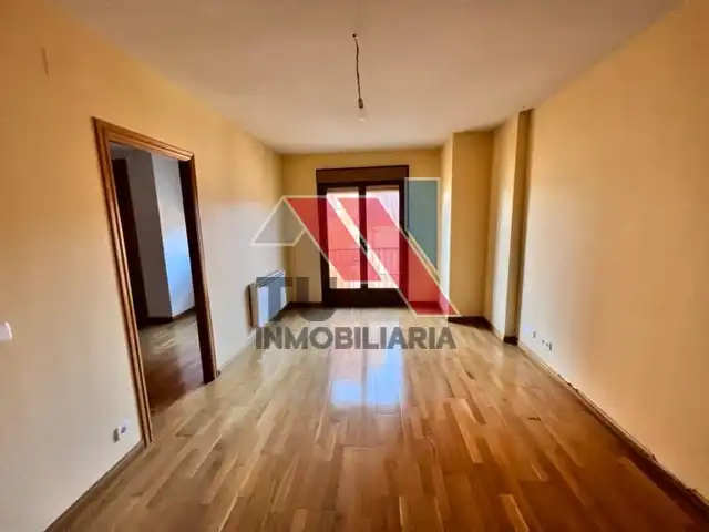 Sala de estar de Piso en venta en El Carpio de Tajo con Calefacción, Parquet y Balcón