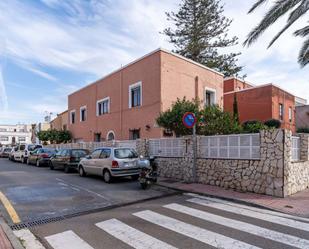 Vista exterior de Casa o xalet en venda en  Almería Capital amb Aire condicionat i Terrassa