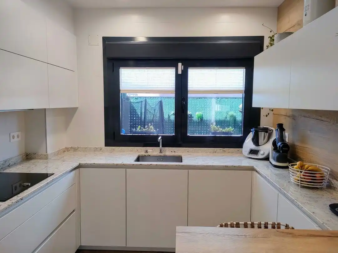 Villa con giardino in vendita a Asparrena Kalea, imagen 8
