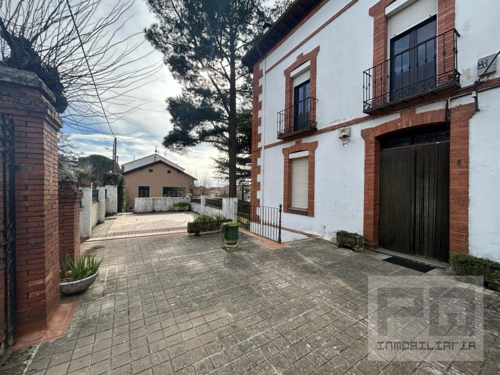 Vista exterior de Pis en venda en Las Navas del Marqués 