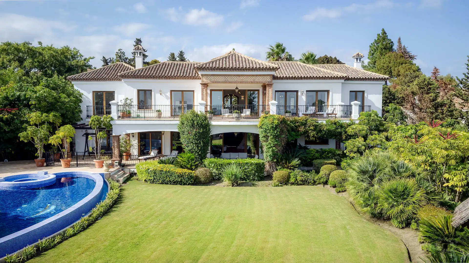 House with pool for sale in Estepona Pueblo, imagen 2