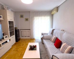 Sala d'estar de Pis en venda en  Madrid Capital amb Aire condicionat, Calefacció i Terrassa