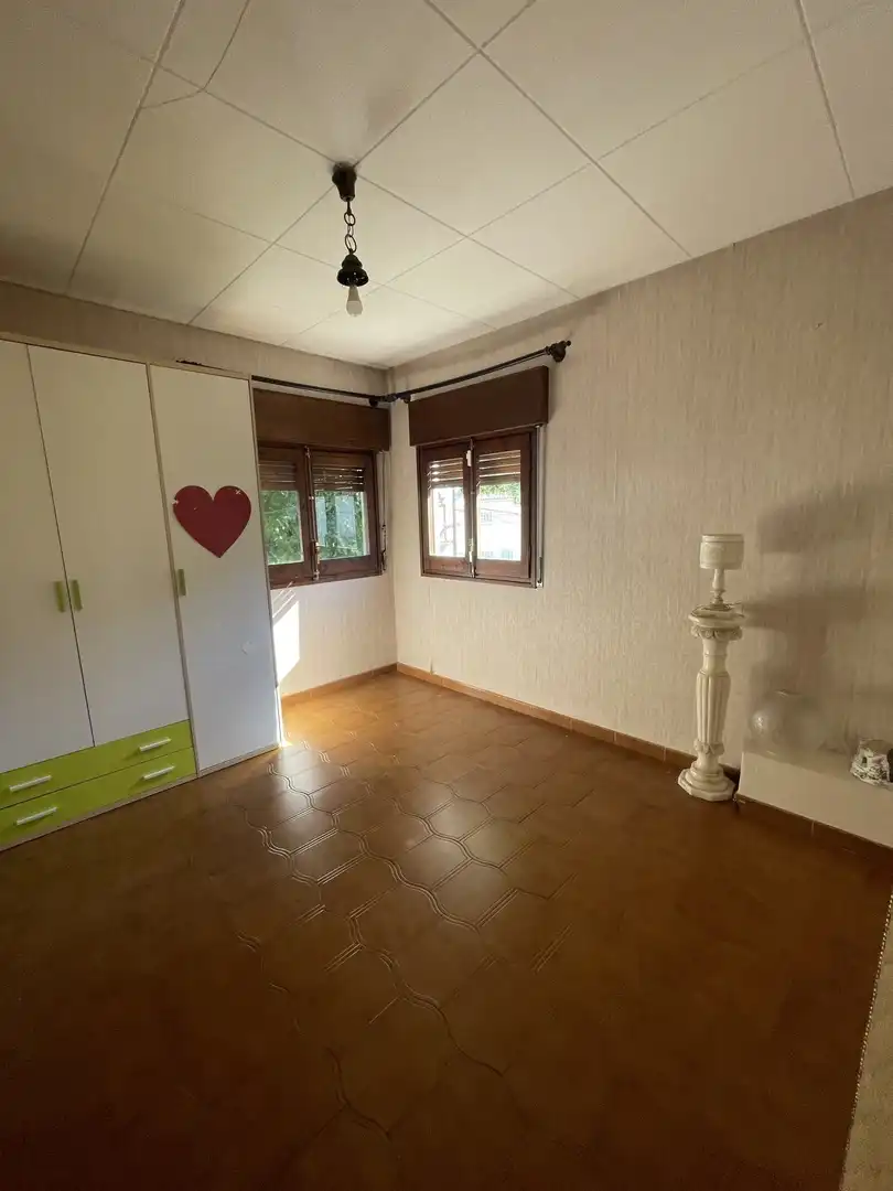 Dormitori de Casa o xalet en venda en Girona amb Terrassa