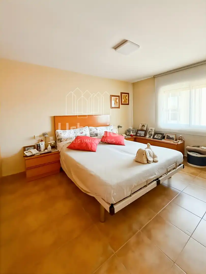 Habitación de Ático en venta en Mataró con Aire acondicionado, Calefacción y Terraza