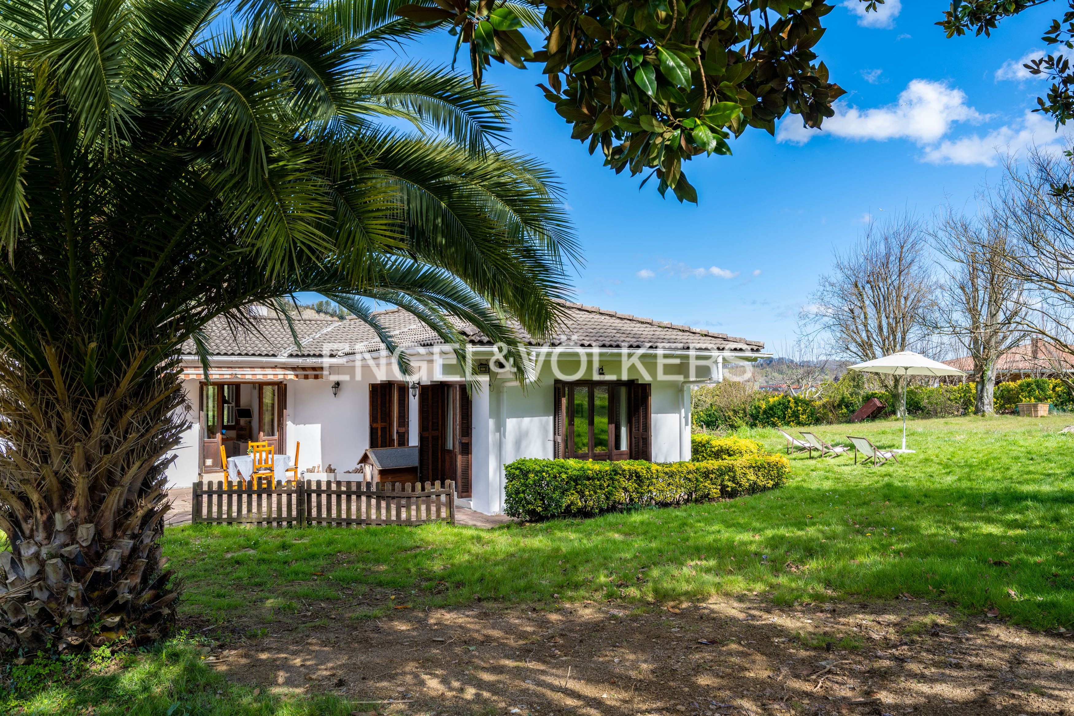 Exterior view of Country house for sale in Hernani  with Air Conditioner, Heating and Private garden