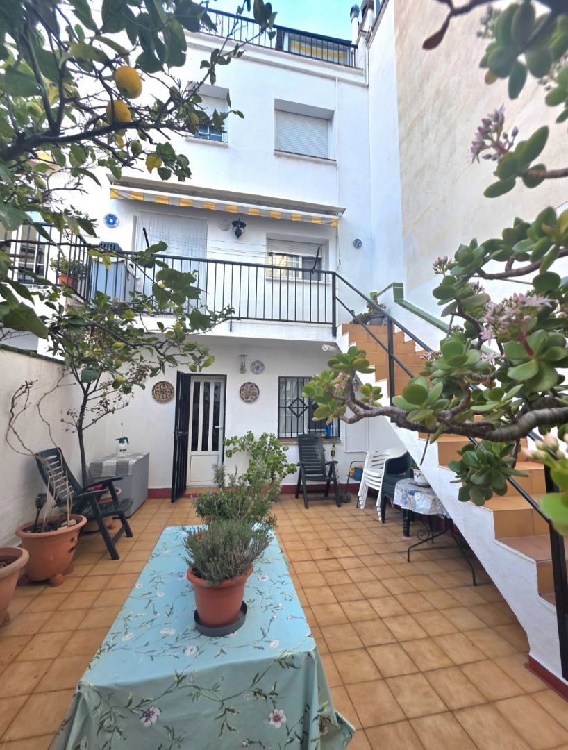 Garden of Single-family semi-detached for sale in Badalona  with Air Conditioner, Heating and Terrace