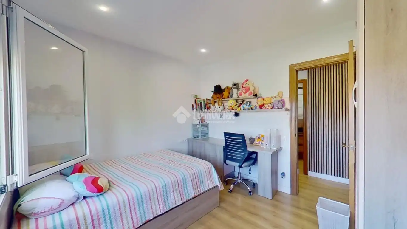 Habitación de Piso en venta en Barberà del Vallès con Calefacción y Balcón