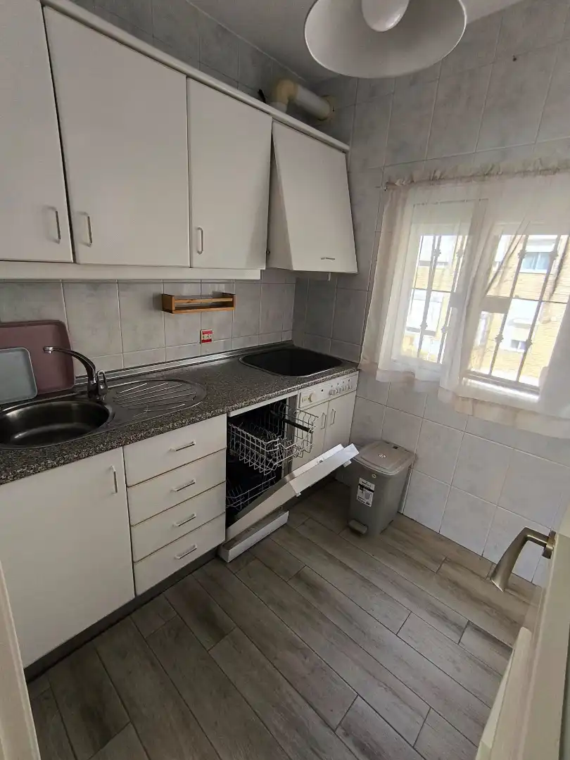 Cocina de Piso de alquiler en Sevilla con Aire acondicionado, Calefacción y Amueblado