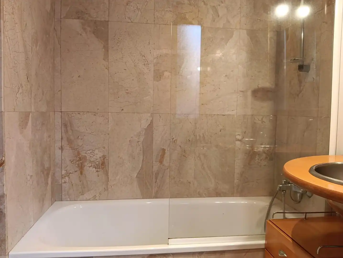 Bathroom of Flat for sale in San Lorenzo de El Escorial  with Heating, Parquet flooring and Storage room