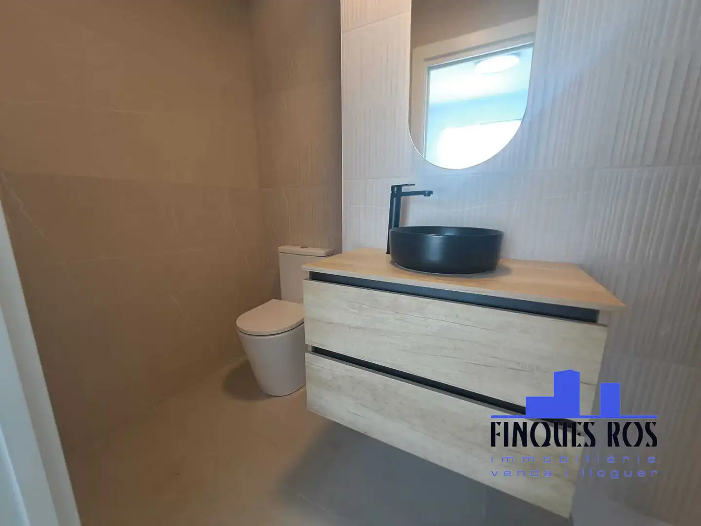 Bathroom of Apartments for sale in Vinaròs  with Air Conditioner, Terrace and Oven