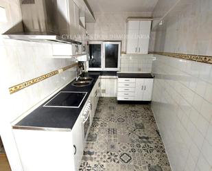 Kitchen of Flat for sale in Salamanca Capital  with Heating, Parquet flooring and Oven