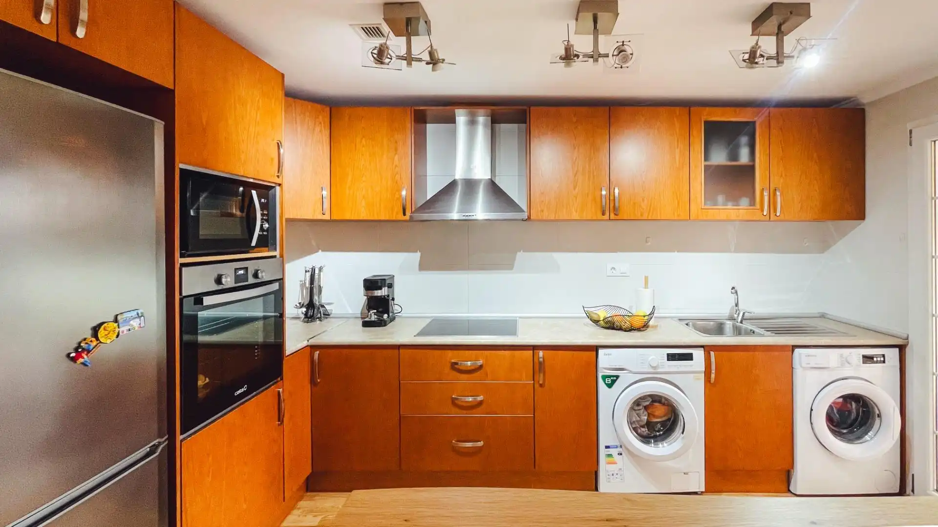 Cuina de Casa adosada en venda en La Nucia amb Aire condicionat, Jardí privat i Terrassa