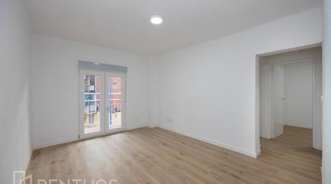 Photo 2 of Flat to rent in De la Azucena, Flores, Madrid