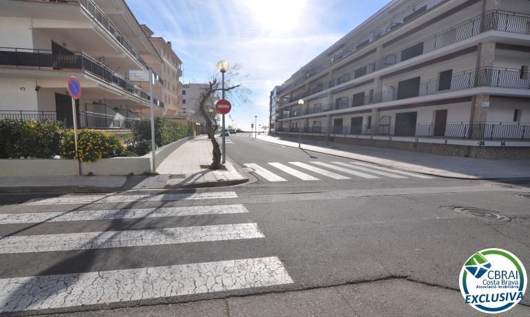 Vista exterior de Planta baja en venta en Roses con Amueblado