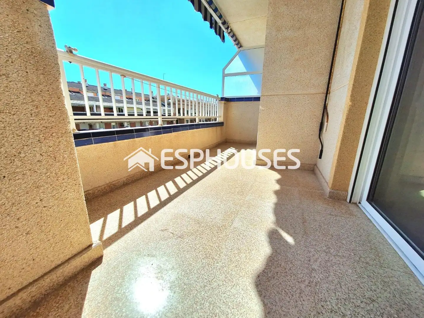 Apartament amb terrassa en venda a Pueblo, imagen 3