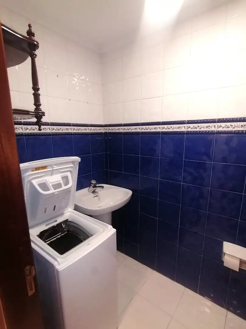 Badezimmer von Wohnung zur Miete in Gijón  mit Heizung, Parkett und Terrasse