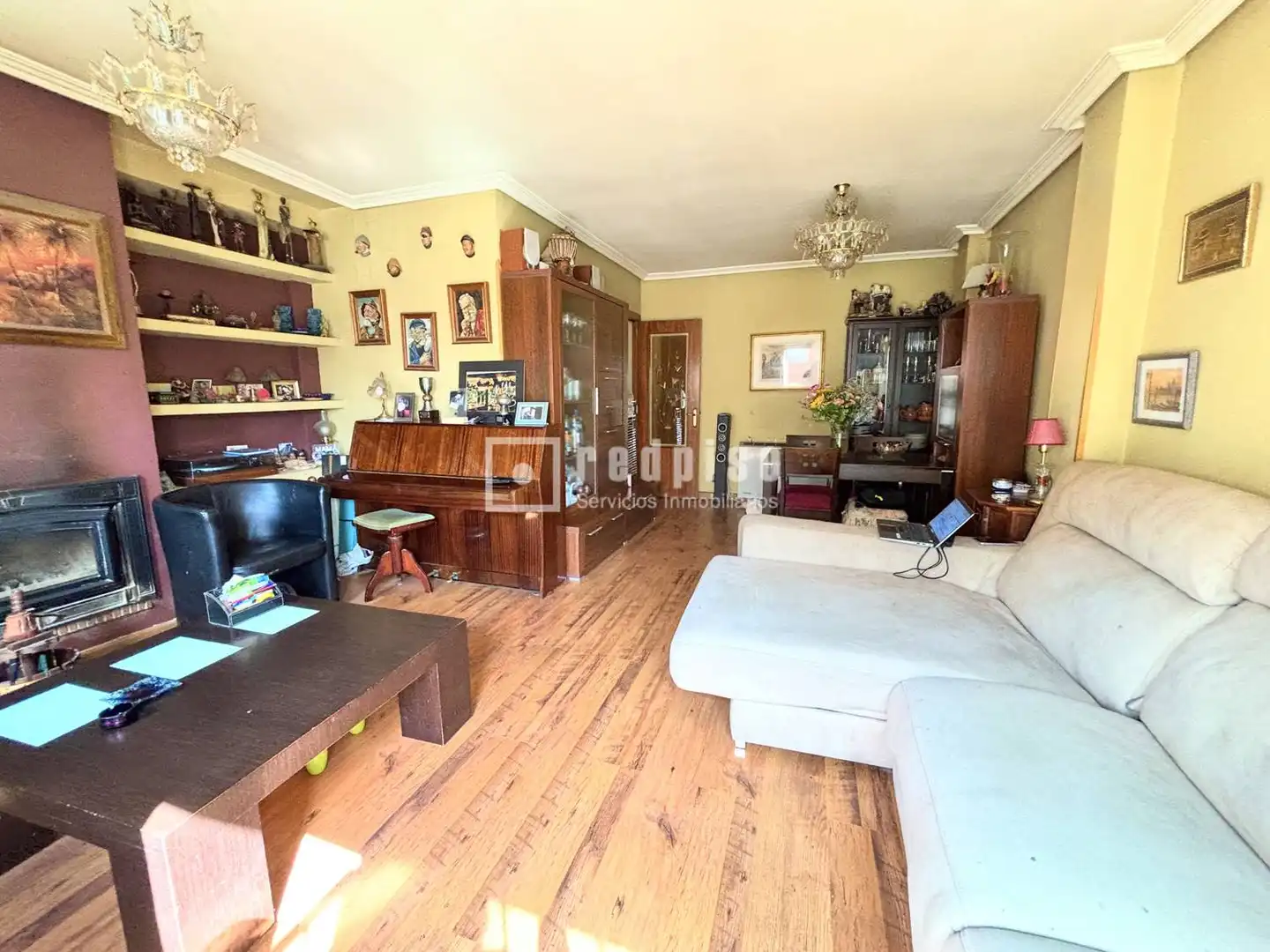 Sala de estar de Casa o chalet en venta en Colmenar Viejo con Aire acondicionado, Calefacción y Jardín privado
