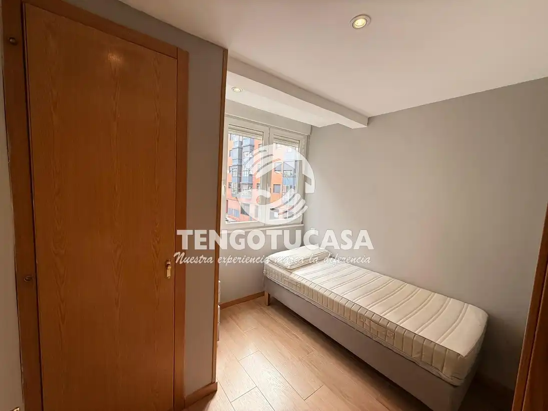 Bedroom of Flat for sale in Madrid  with Air Conditioner, Heating and Furnished