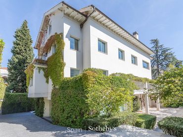 Casa con piscina en venta en Francisco Alcántara