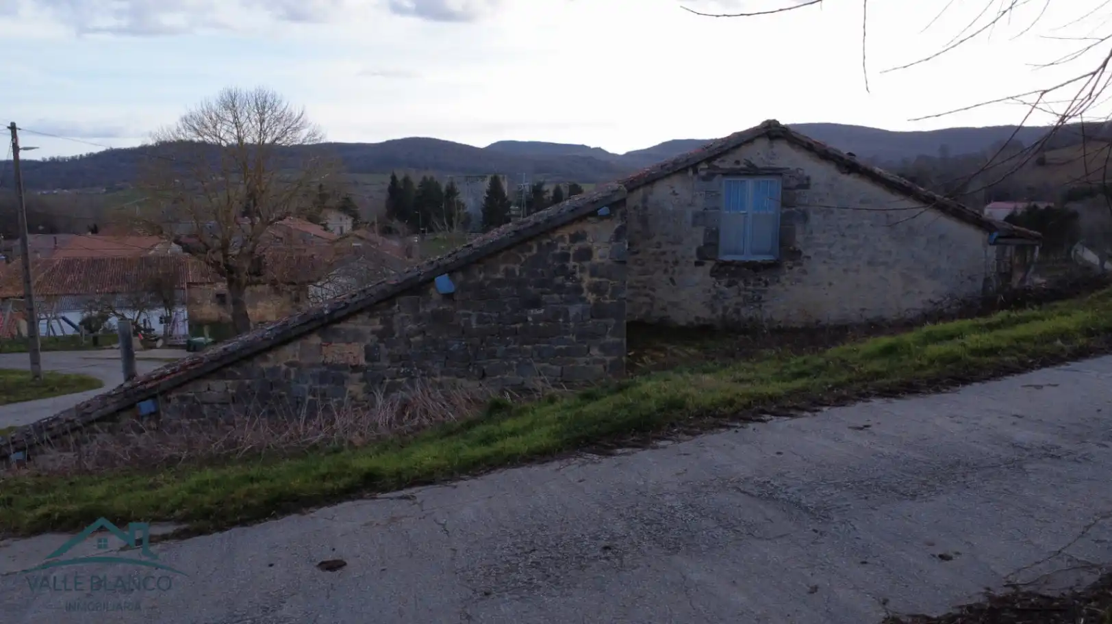 Vista exterior de Casa o chalet en venta en Valle de Valdebezana