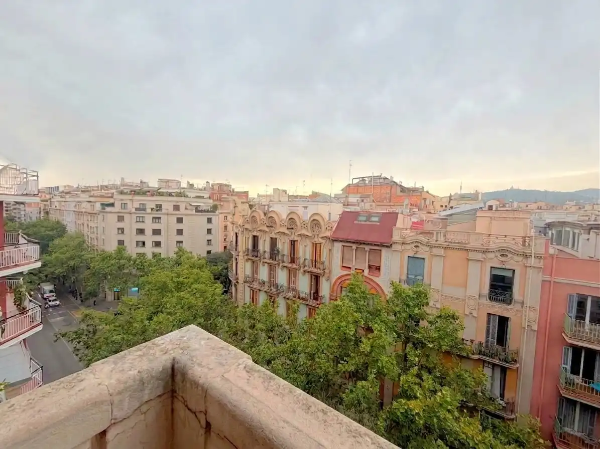 Vista exterior de Pis en venda en Barcelona amb Aire condicionat, Calefacció i Balcó