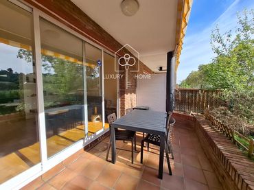 Adosado con balcón en venta en Begues