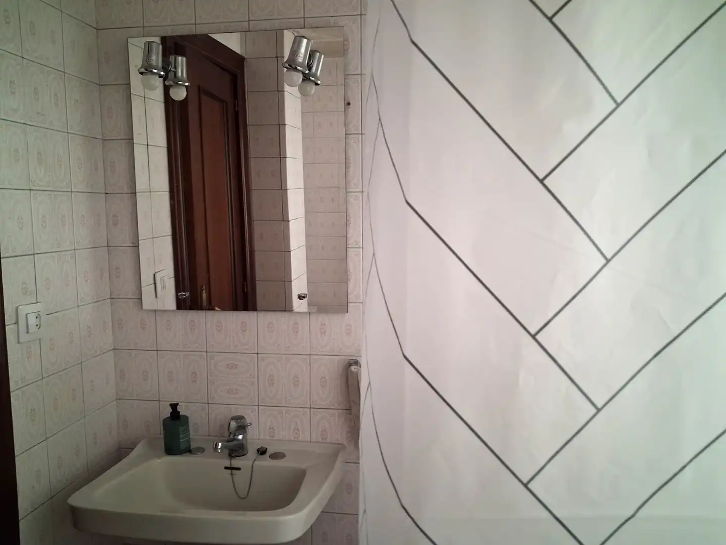 Bathroom of Flat for sale in Zaragoza  with Heating, Terrace and Storage room