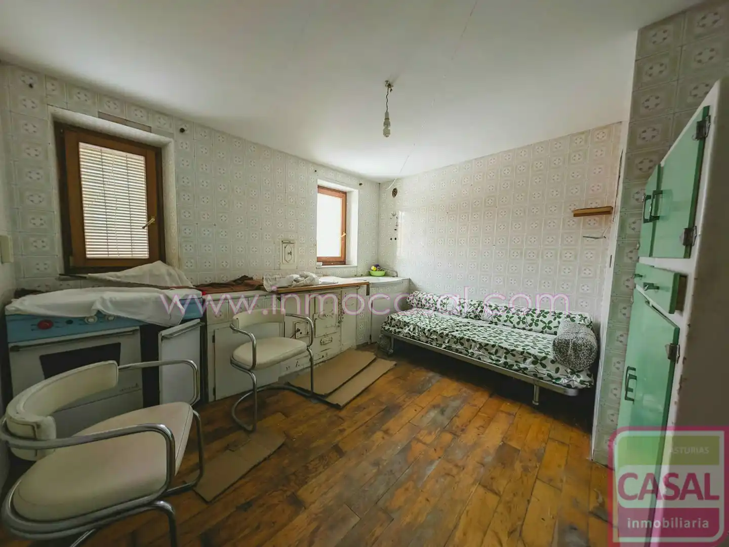 Habitación de Casa o chalet en venta en León Capital  con Calefacción, Trastero y Amueblado