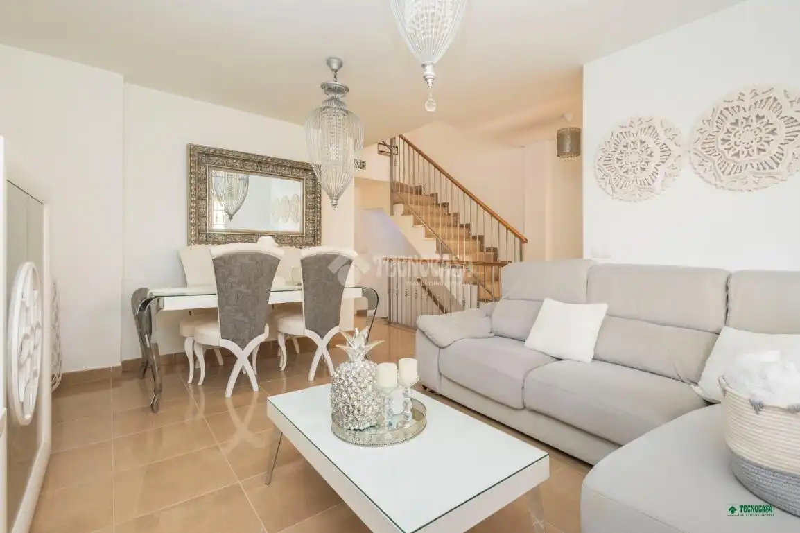 Semi-detached house with terrace for sale in Vera Ciudad
