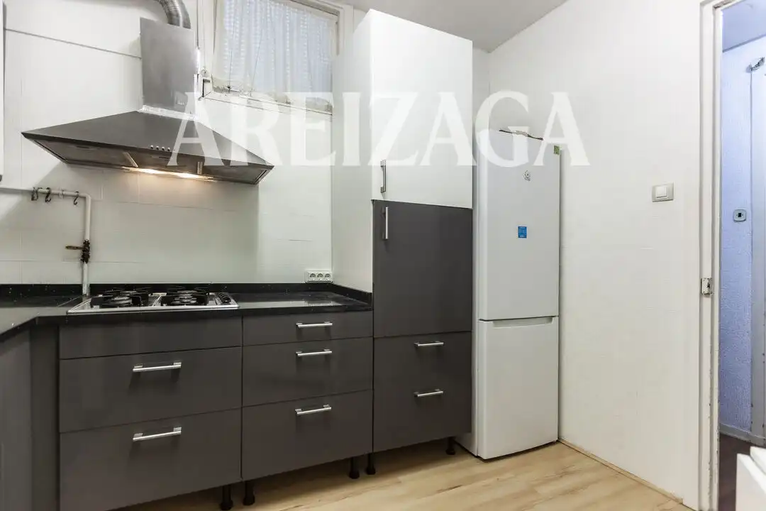 Cocina de Piso en venta en Donostia - San Sebastián  con Calefacción y Balcón