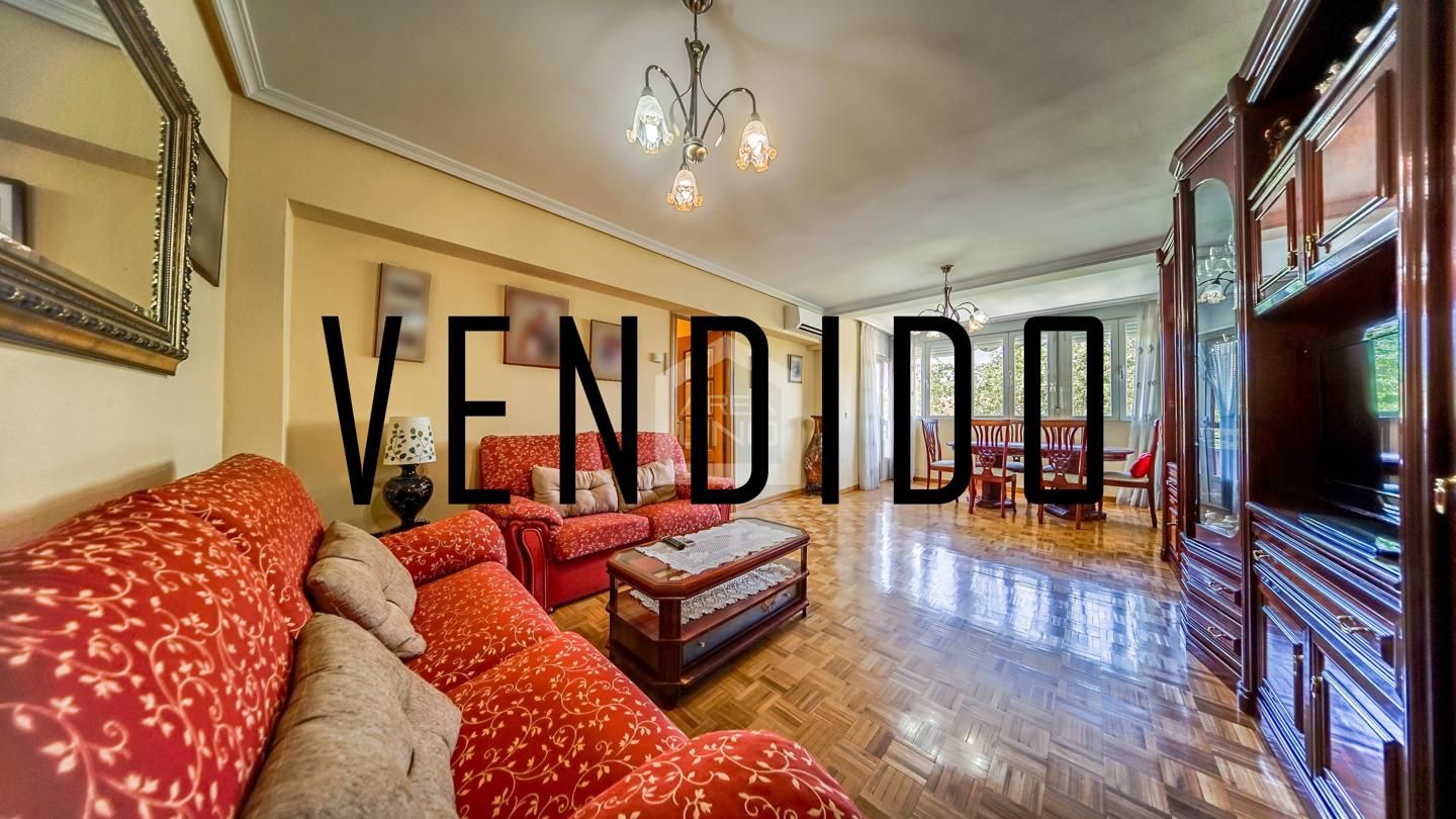 Living room of Flat for sale in Móstoles  with Air Conditioner, Heating and Parquet flooring