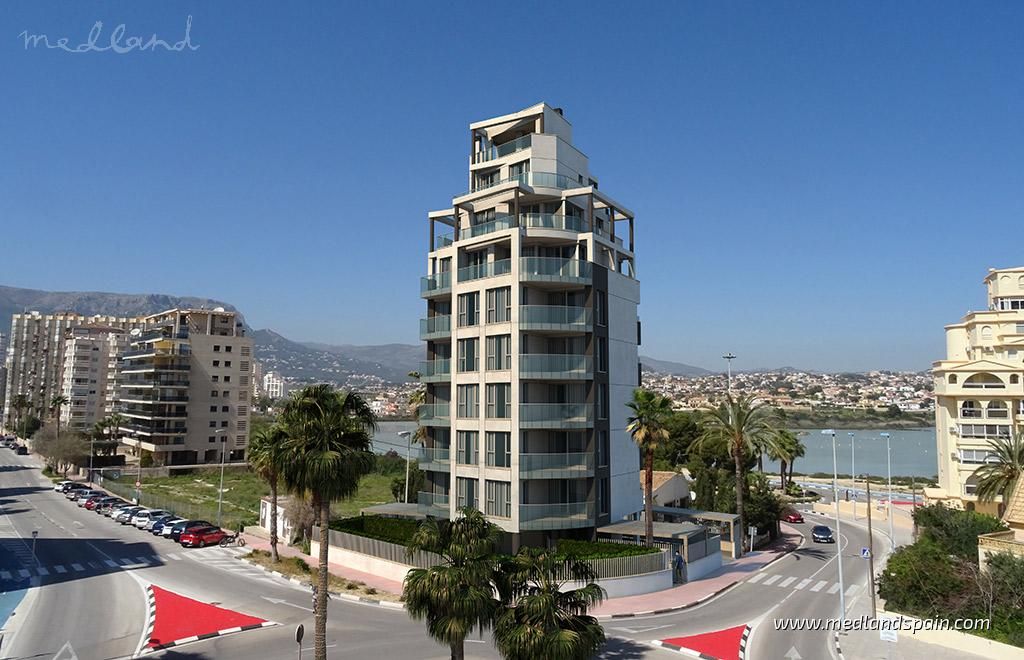 Vista exterior de Apartament en venda en Calpe / Calp amb Terrassa i Piscina comunitària