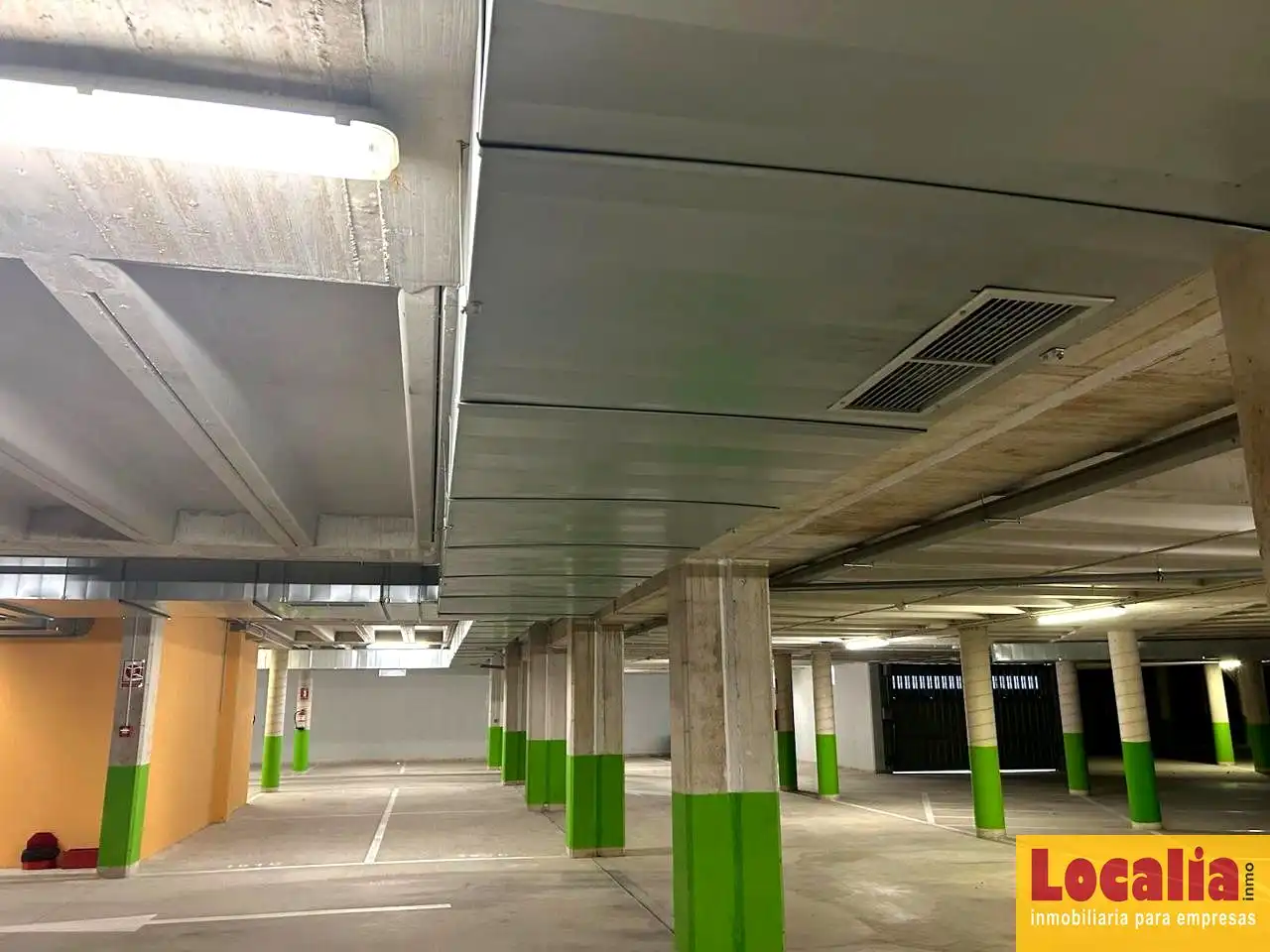 Parkplatz von Geschaftsraum zur Miete in Camargo