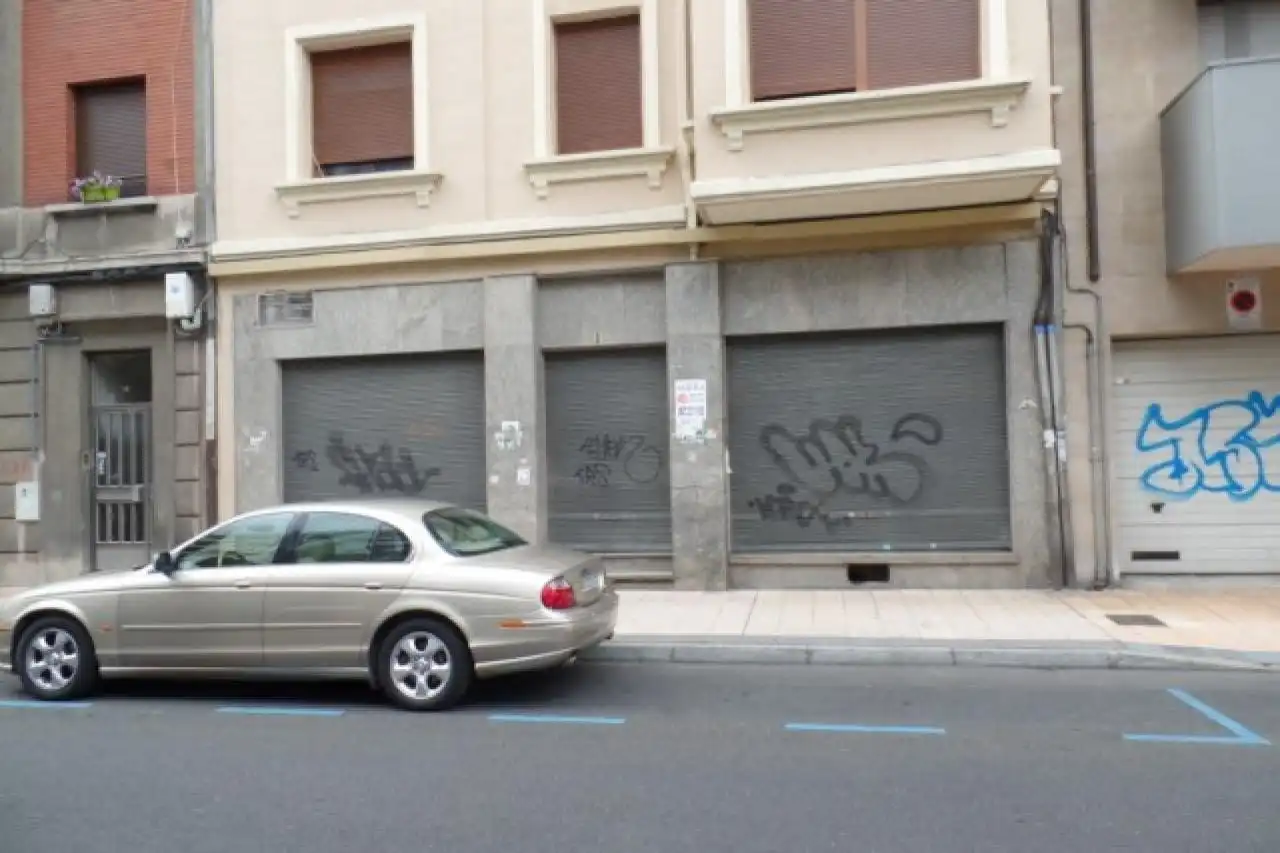 Local comercial en venda a Calle Bernardo Del Carpio 1 24004 Leon