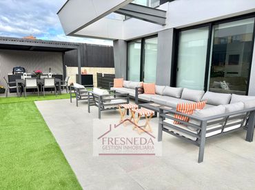 Detached house with pool for sale in N/A