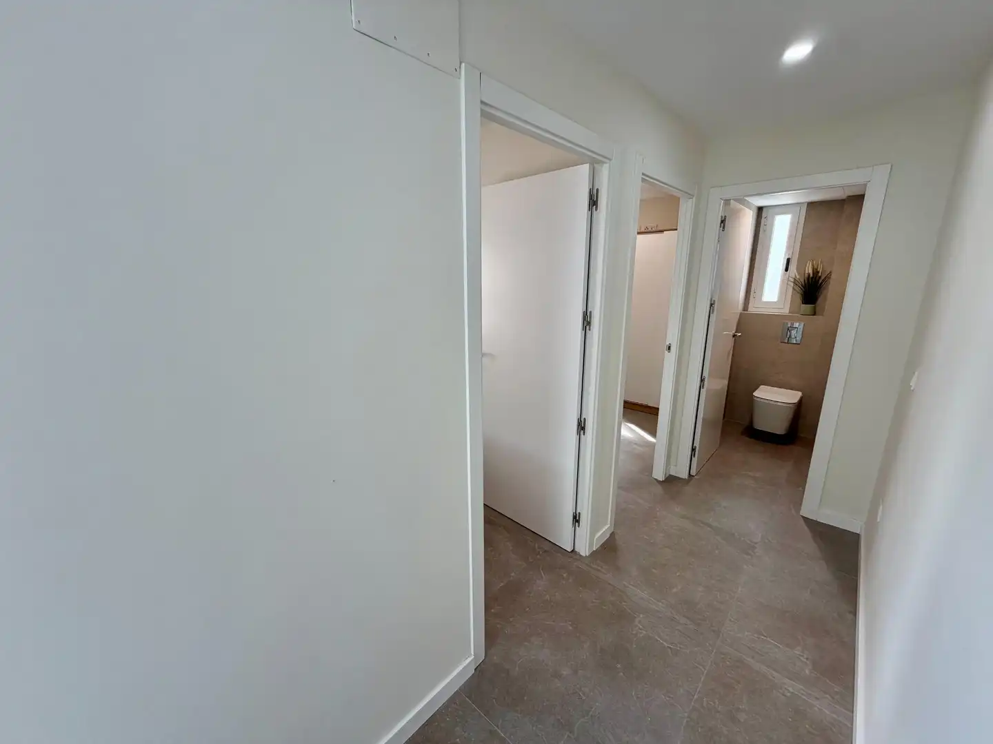 Flat for sale in Valencia  with Air Conditioner, Furnished and Balcony