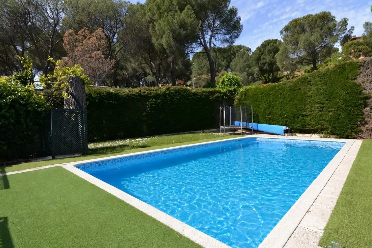 Piscina de Casa o xalet en venda en San Martín de Valdeiglesias amb Jardí privat, Terrassa i Traster