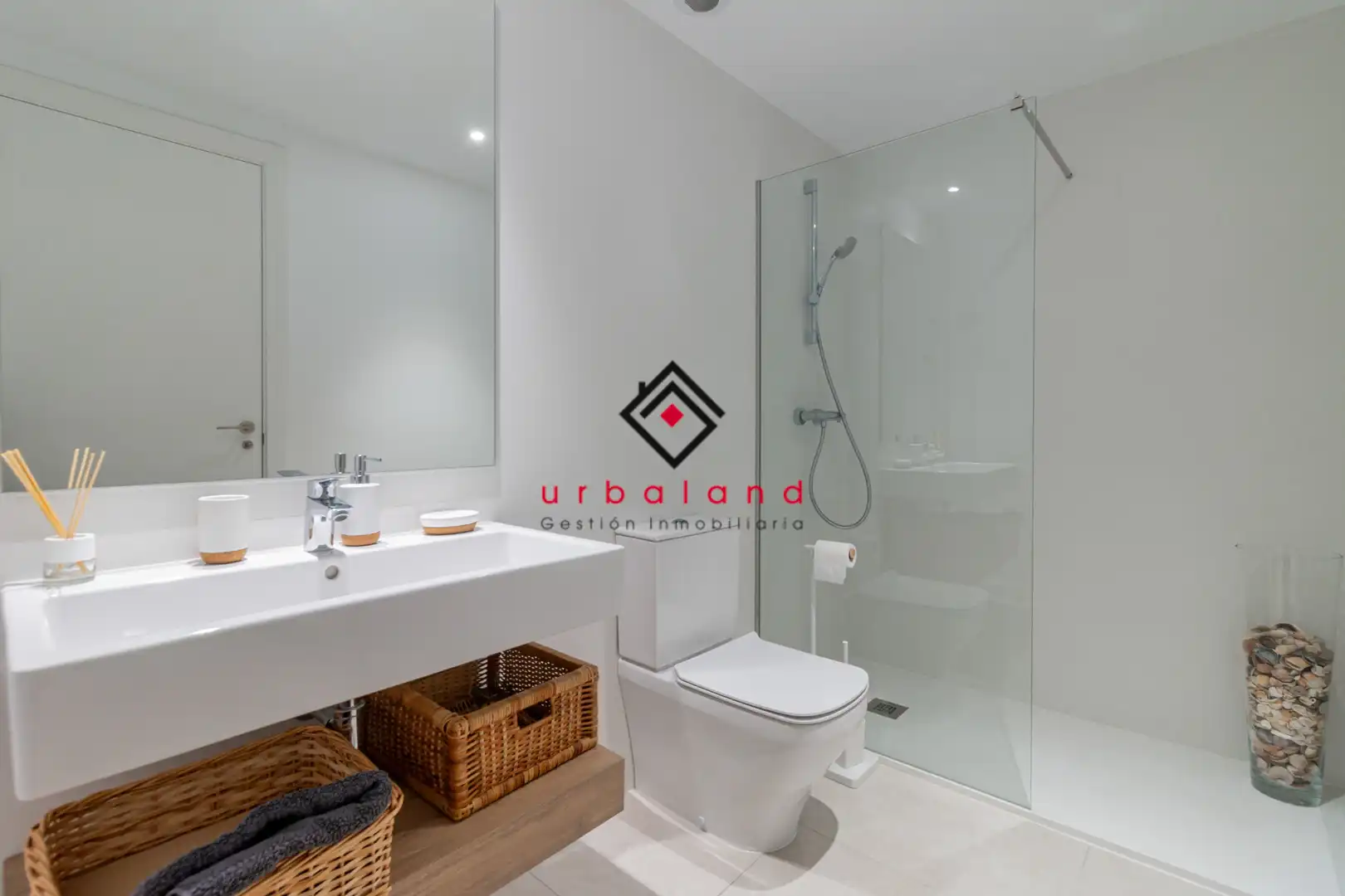 Semi-detached house with pool for sale in Calle de Cosme Damián Churruca, imagen 40