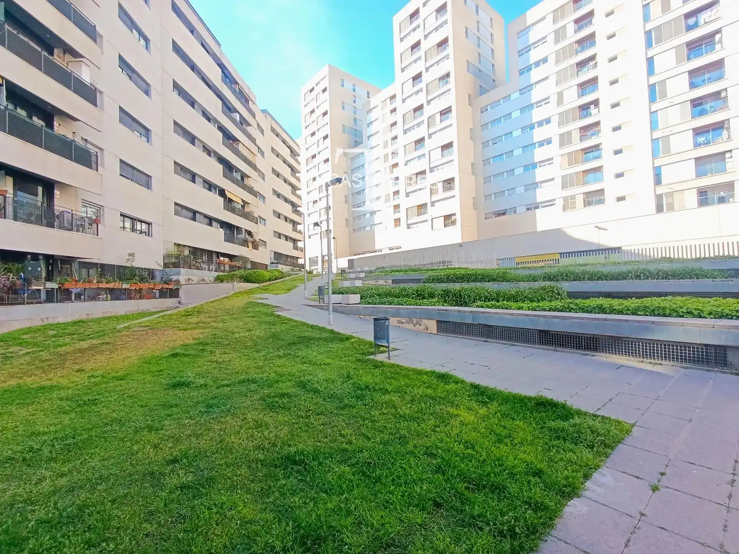 Vista exterior de Piso en venta en Barcelona con Aire acondicionado y Terraza