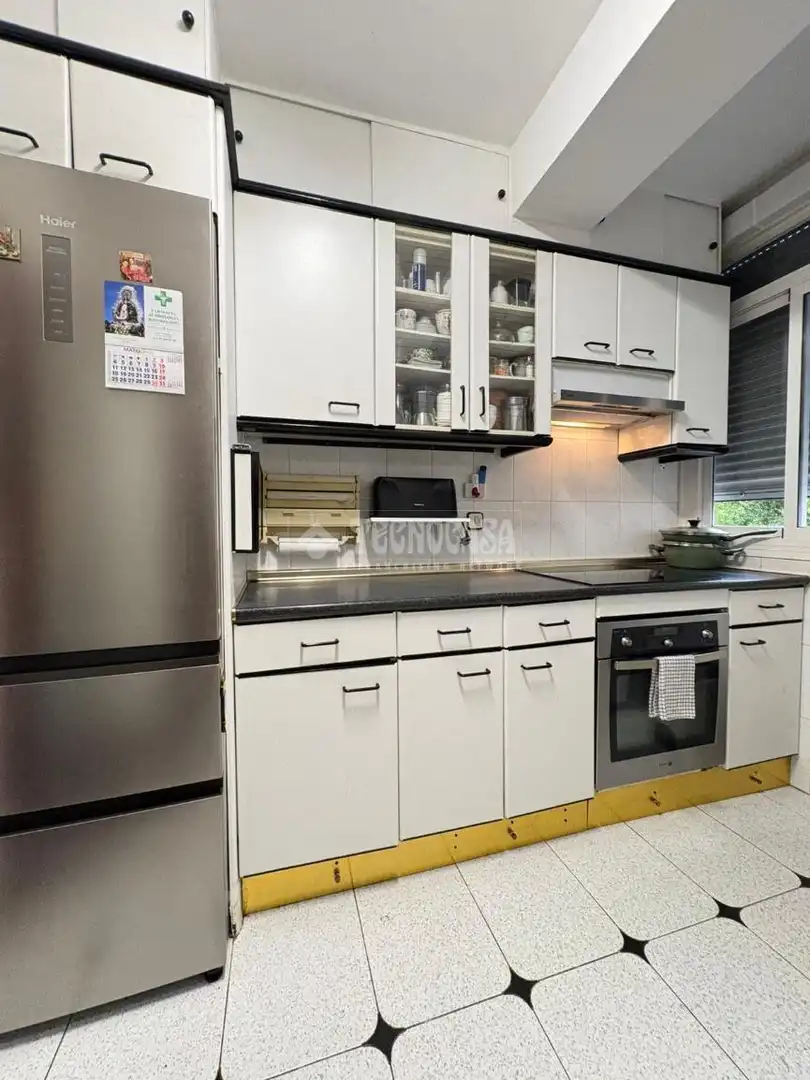 Flat for sale in Juan de la Cierva