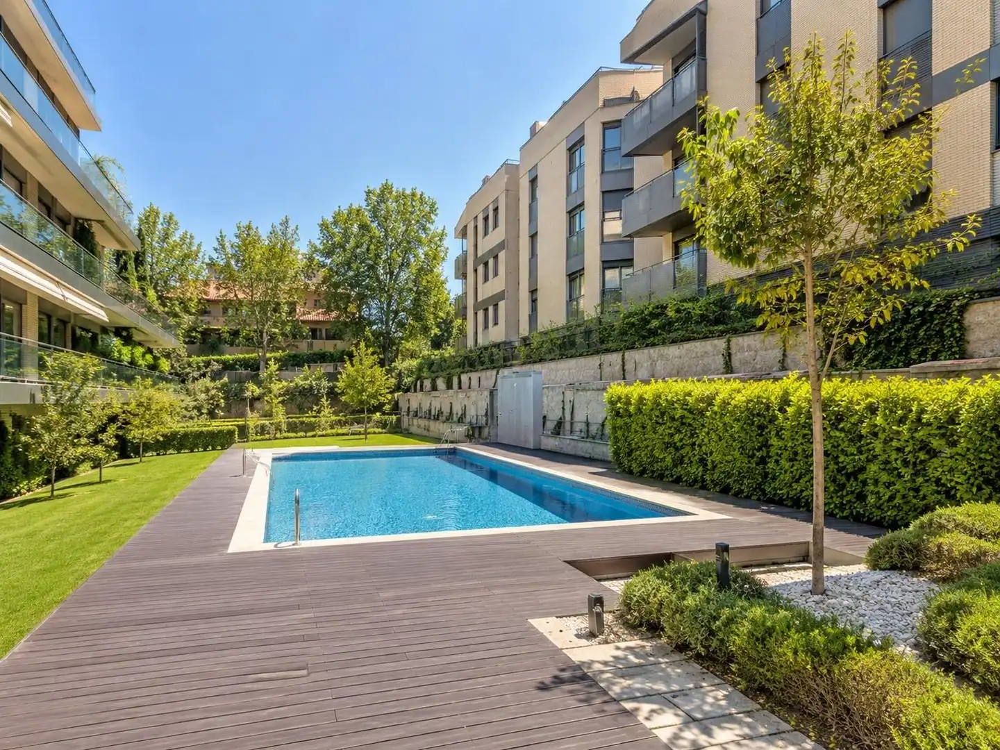 Piscina de Apartament en venda en Barcelona amb Aire condicionat, Calefacció i Balcó