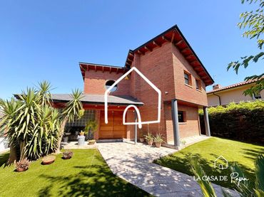 House with pool for sale in Begues