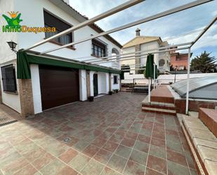 Vista exterior de Casa o xalet en venda en La Zubia amb Aire condicionat, Calefacció i Jardí privat