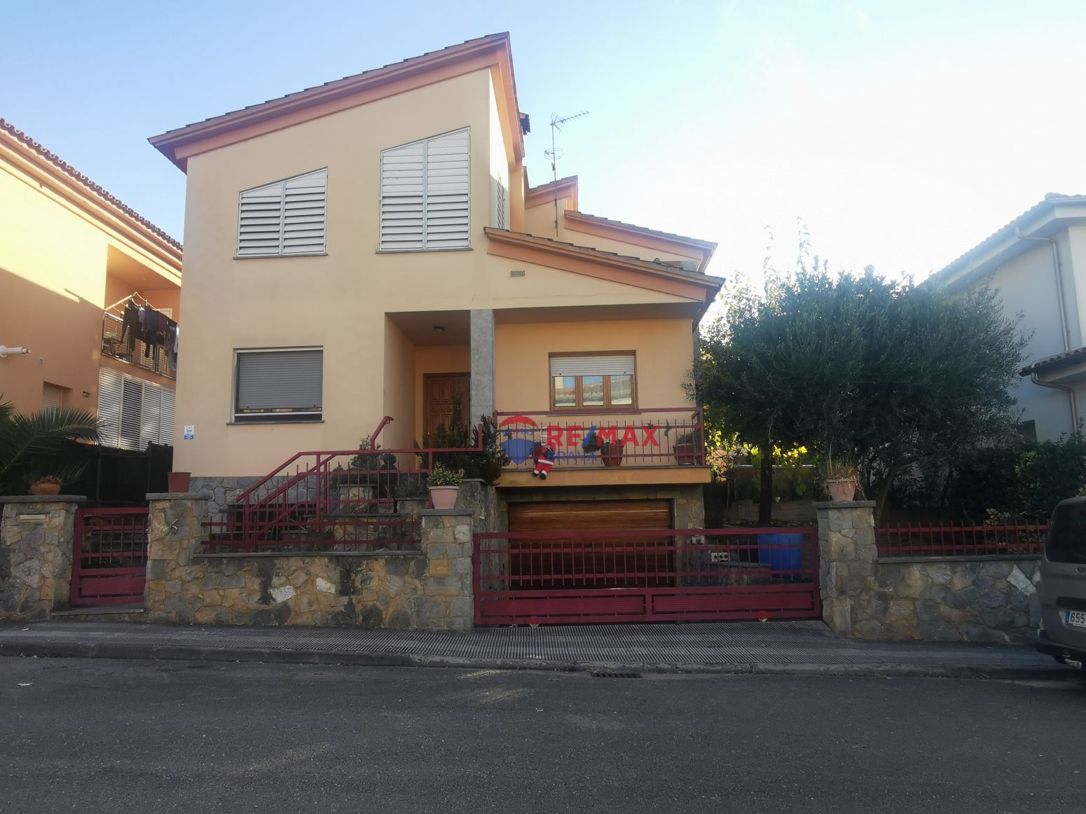 Vista exterior de Casa o chalet en venta en Girona Capital con Aire acondicionado, Calefacción y Jardín privado