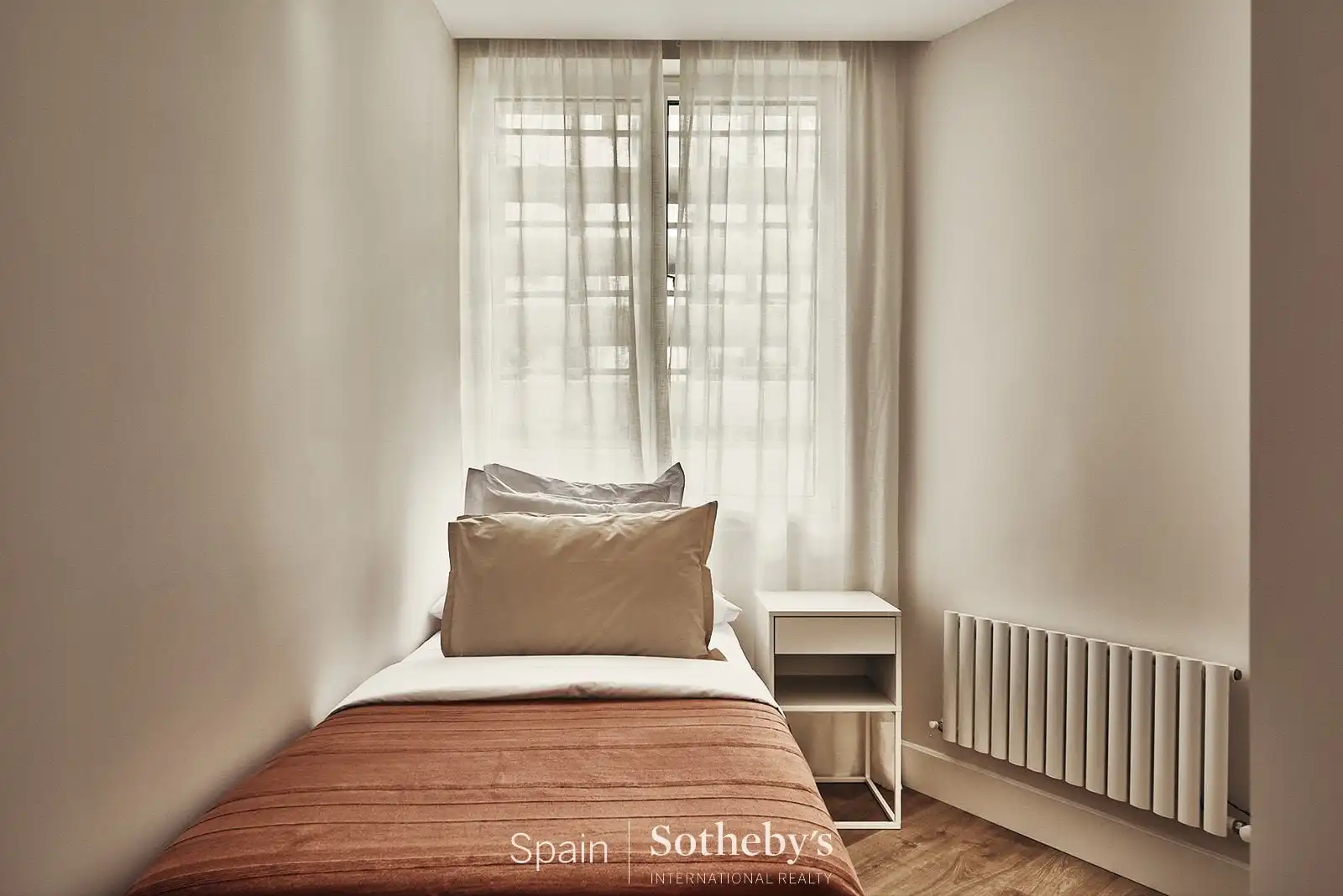 Bedroom of Apartments for sale in Madrid  with Air Conditioner, Heating and Terrace