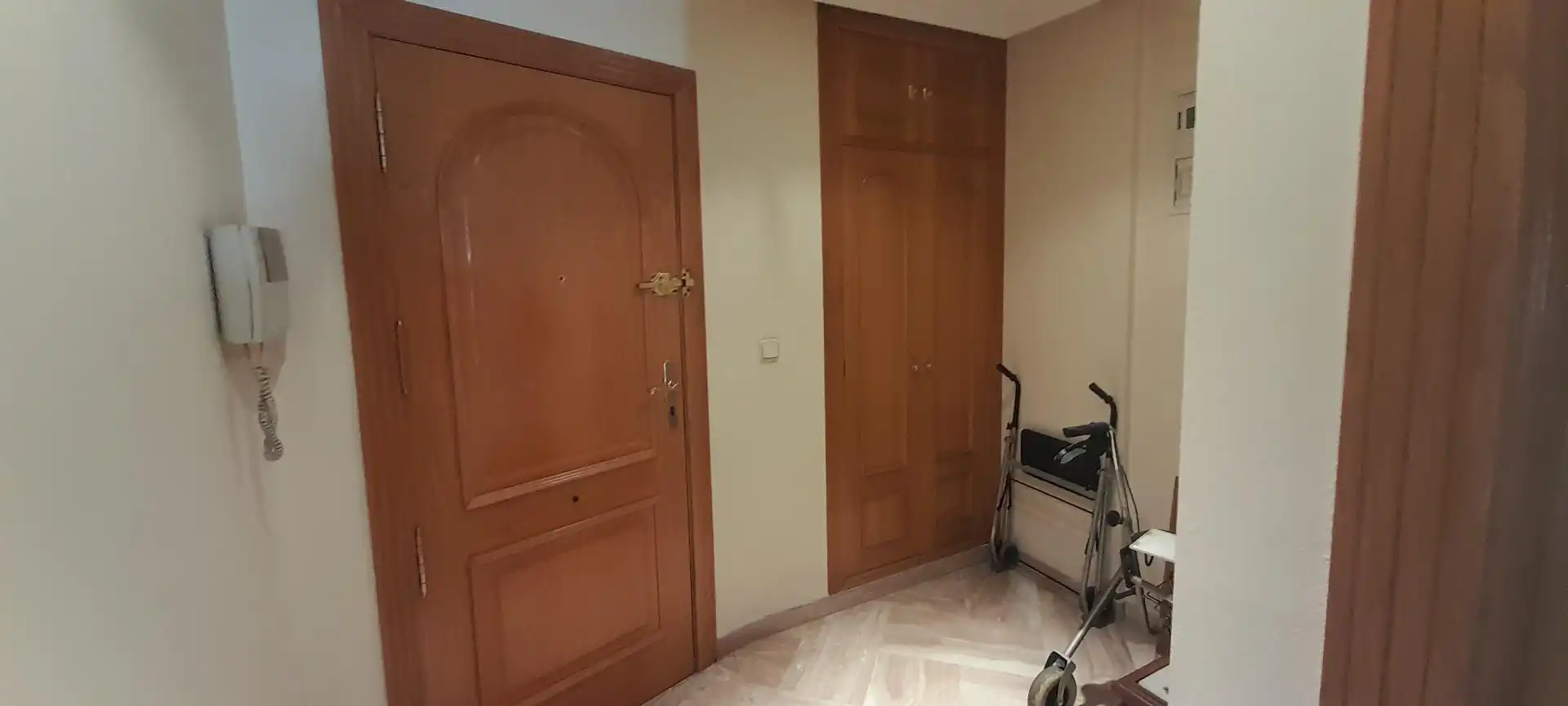 Wohnung zur Miete in Elche / Elx mit Klimaanlage, Möbliert und Balkon