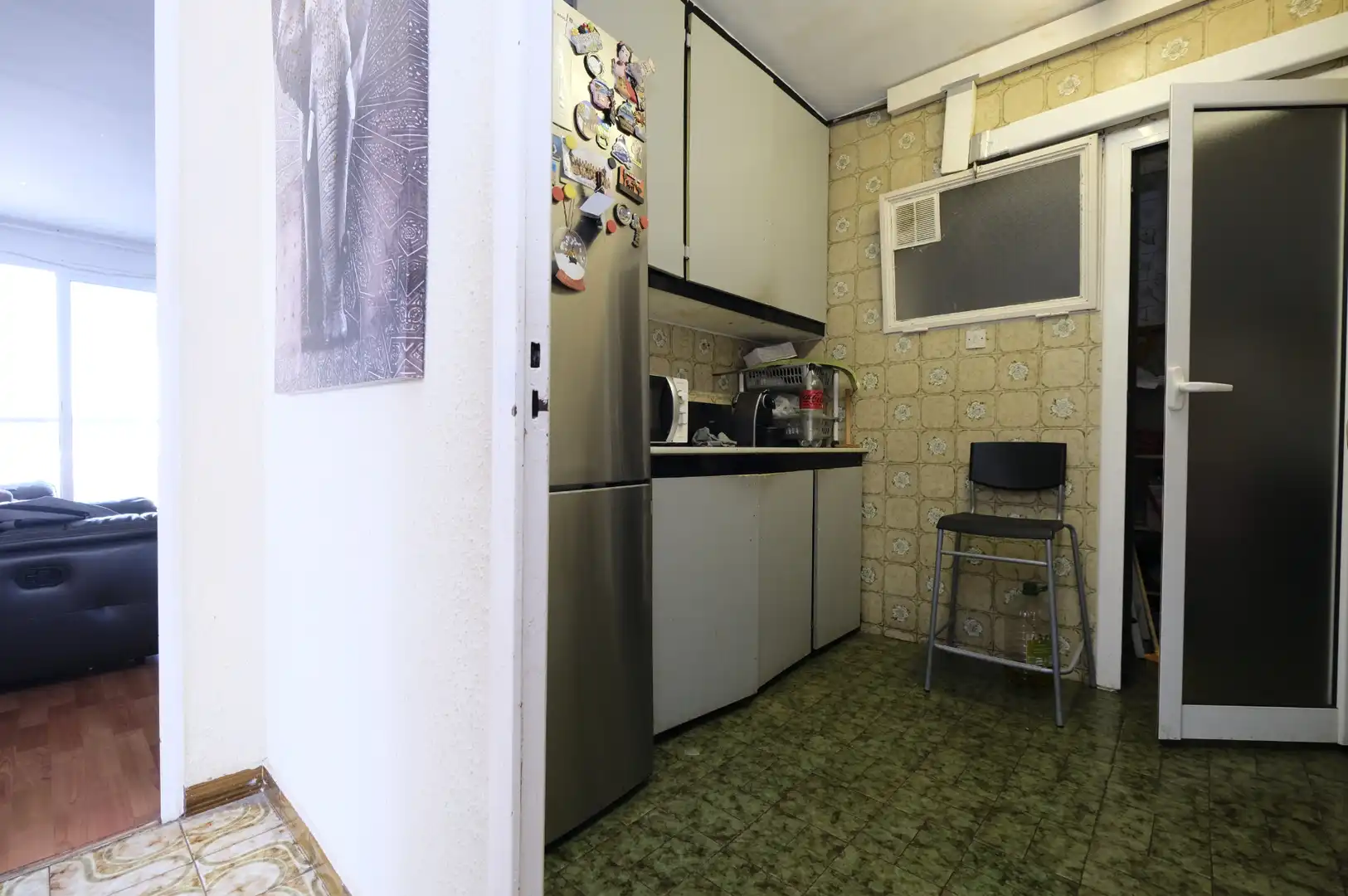 Cuina de Pis en venda en Barcelona amb Forn i Balcó
