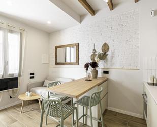 Dormitori de Apartament de lloguer en  Barcelona Capital amb Aire condicionat