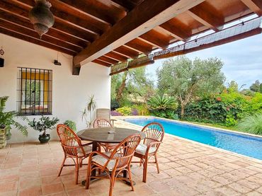 Chalet con piscina en venta en El Retiro - Parque Atlántico - Ronda este