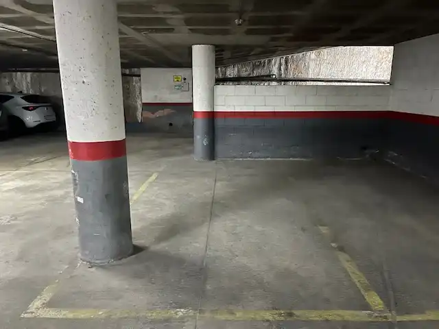 Einzelparkplatz mit Aufzug zum Verkauf in Plaça del Doctor Galtés 2, imagen 2
